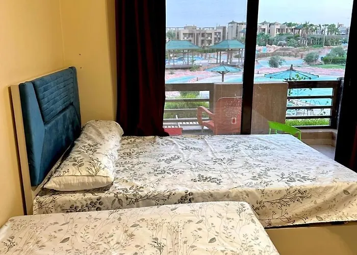 假日公园 Blue Bay Elsokhna Duplex 3 With Garden Jungle & Pool View 艾因苏赫纳